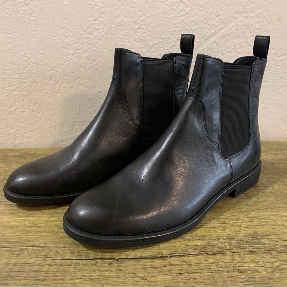 Never Worn Chelsea Boots | Vagabond | Black